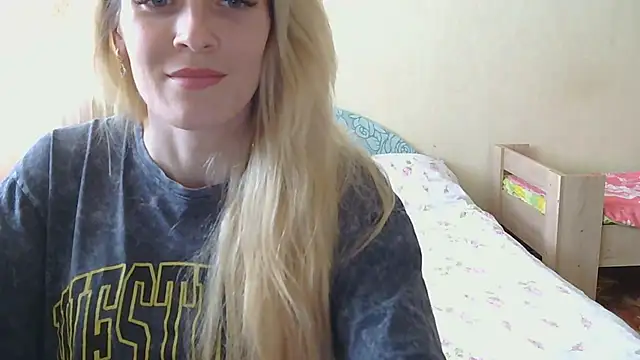Snapshot of JayeTyler chatting on May 5, 7:44 am JayeTyler online show from May 5, 7:44 am