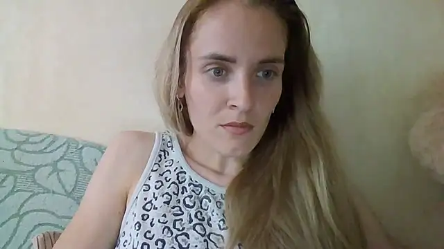 Snapshot of JayeTyler chatting on June 18, 7:40 am JayeTyler online show from June 18, 7:40 am