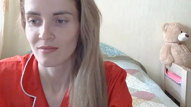 Snapshot of JayeTyler chatting on June 15, 6:13 am JayeTyler online show from June 15, 6:13 am