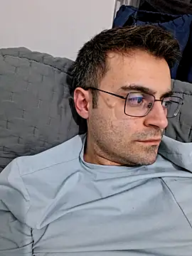 Obstacless online show from February 17, 7:00 pm