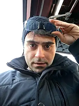 Snapshot of Obstacless chatting on January 13, 5:55 am Obstacless online show from January 13, 5:55 am