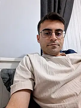 Snapshot of Obstacless chatting on January 8, 7:42 pm Obstacless online show from January 8, 7:42 pm