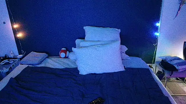 Snapshot of cough2getoff chatting on September 25, 1:55 am cough2getoff online show from September 25, 1:55 am