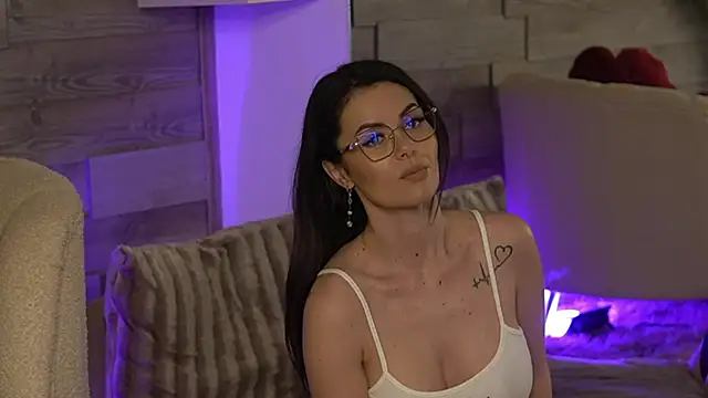 SeductiveMom online show from March 28, 4:24 am