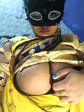 Dassing strip couple online show from September 24, 9:10 pm