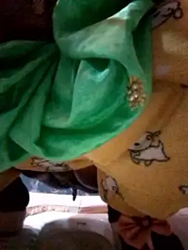 Dassing strip couple online show from January 8, 9:43 pm