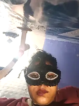 Dassing strip couple online show from September 19, 2:43 pm