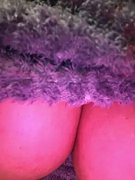 Dassing strip couple online show from January 17, 6:39 am