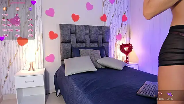 Snapshot of MissVioleet_ chatting on February 23, 4:51 pm MissVioleet online show from February 23, 4:51 pm