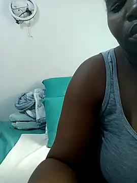 ShySexyBaddiexx online show from November 13, 9:35 am