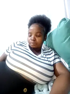 ShySexyBaddiexx online show from November 12, 9:29 pm