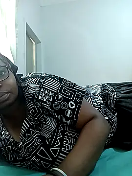 ShySexyBaddiexx online show from November 12, 9:24 am