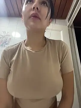Snapshot of oh_nina chatting on June 30, 11:38 pm oh nina online show from June 30, 11:38 pm