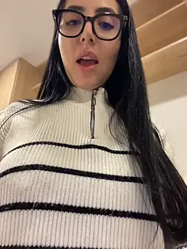 Snapshot of oh_nina chatting on July 9, 12:33 am oh nina online show from July 9, 12:33 am