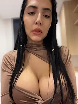 Snapshot of oh_nina chatting on July 6, 11:51 pm oh nina online show from July 6, 11:51 pm