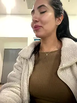 oh nina online show from January 9, 11:11 pm