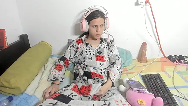 Petite-Goth online show from November 15, 11:20 pm