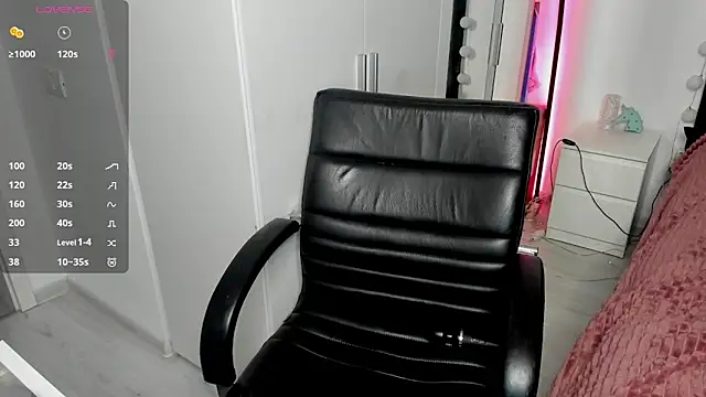 LovelyAria  online show from February 17, 9:01 pm