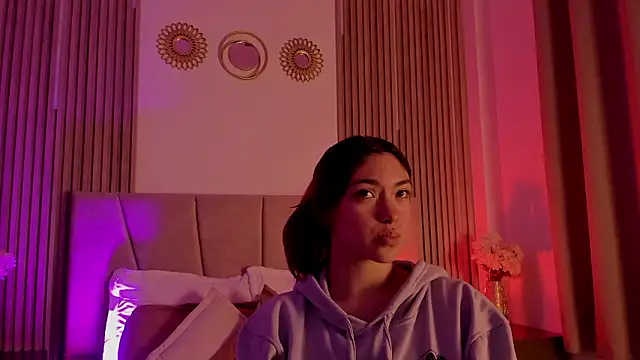 Victoria Beaumont online show from January 14, 11:47 am