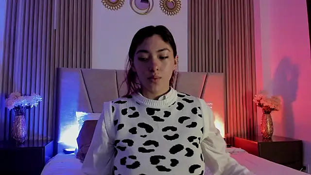 Victoria Beaumont online show from January 11, 12:01 pm