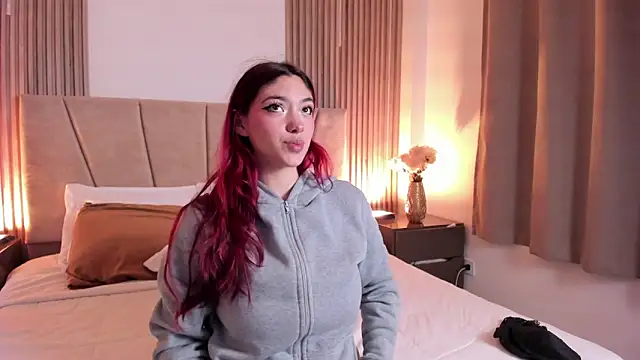 Victoria Beaumont online show from March 4, 11:40 am