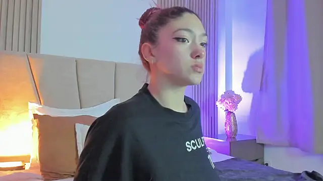 Victoria Beaumont online show from December 3, 12:04 pm