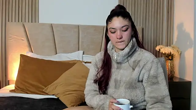 Snapshot of Victoria_Beaumont chatting on October 4, 12:17 pm Victoria Beaumont online show from October 4, 12:17 pm