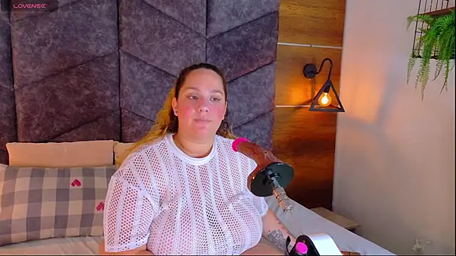 Snapshot of JenaCooper_ chatting on June 4, 3:11 am JenaCooper online show from June 4, 3:11 am