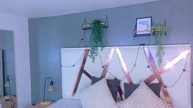 JenaCooper  online show from February 22, 11:45 am