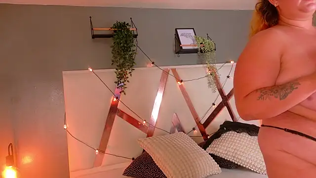 JenaCooper  online show from April 7, 2:35 am