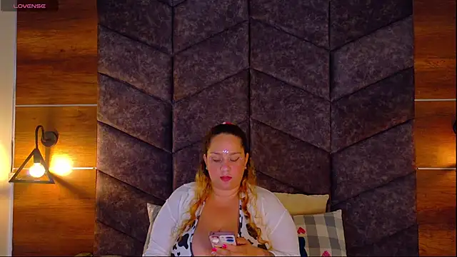 JenaCooper  online show from May 26, 3:04 am