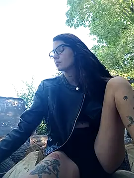 Snapshot of Darkw1tch chatting on October 20, 8:31 pm Darkw1tch online show from October 20, 8:31 pm