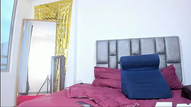 miaroberts69 online show from January 11, 10:27 pm