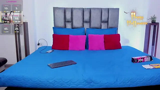 miaroberts69 online show from October 24, 9:47 pm