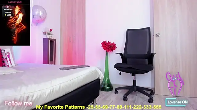 miaroberts69 online show from September 27, 4:29 am