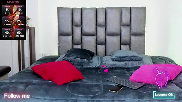 miaroberts69 online show from October 11, 11:50 pm