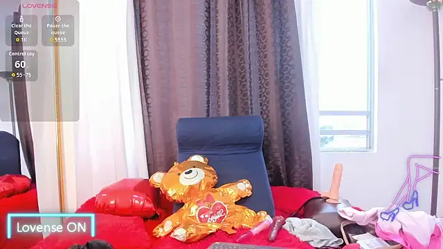 miaroberts69 online show from February 24, 10:32 pm