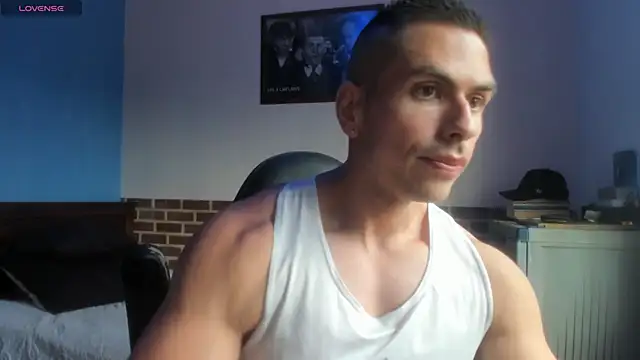 Snapshot of justinkarter chatting on June 24, 4:27 pm justinkarter online show from June 24, 4:27 pm