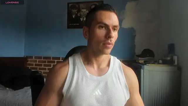 Snapshot of justinkarter chatting on June 16, 4:07 pm justinkarter online show from June 16, 4:07 pm