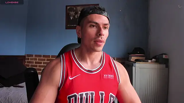 Snapshot of justinkarter chatting on October 4, 2:51 pm justinkarter online show from October 4, 2:51 pm