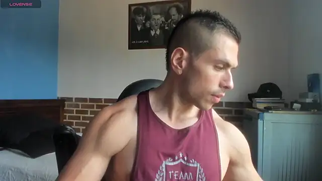 Snapshot of justinkarter chatting on June 26, 4:46 pm justinkarter online show from June 26, 4:46 pm
