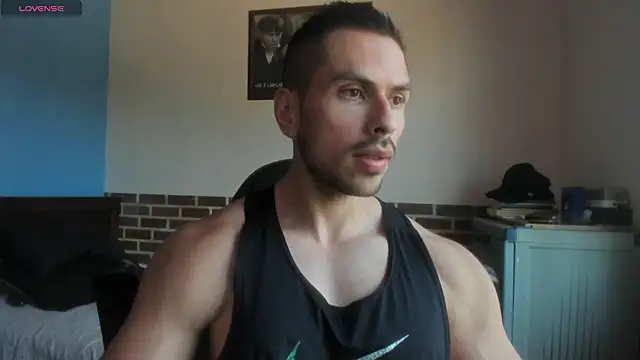 Snapshot of justinkarter chatting on July 14, 4:24 pm justinkarter online show from July 14, 4:24 pm