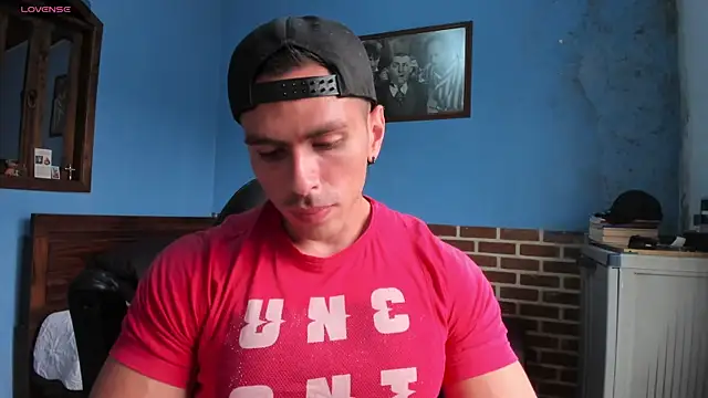 Snapshot of justinkarter chatting on November 5, 5:38 pm justinkarter online show from November 5, 5:38 pm