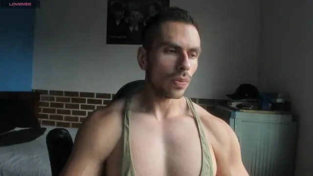 Snapshot of justinkarter chatting on July 13, 5:01 pm justinkarter online show from July 13, 5:01 pm