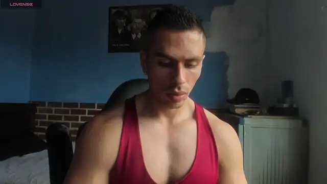 Snapshot of justinkarter chatting on June 11, 6:38 pm justinkarter online show from June 11, 6:38 pm