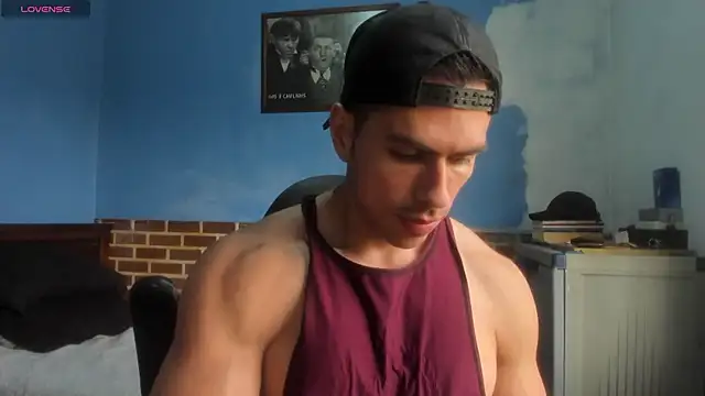 Snapshot of justinkarter chatting on June 9, 4:41 pm justinkarter online show from June 9, 4:41 pm