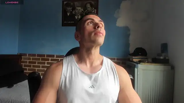 Snapshot of justinkarter chatting on June 12, 5:32 pm justinkarter online show from June 12, 5:32 pm