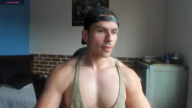 Snapshot of justinkarter chatting on July 4, 2:54 pm justinkarter online show from July 4, 2:54 pm