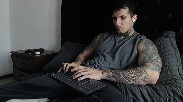 Shane Clay online show from January 10, 9:10 pm