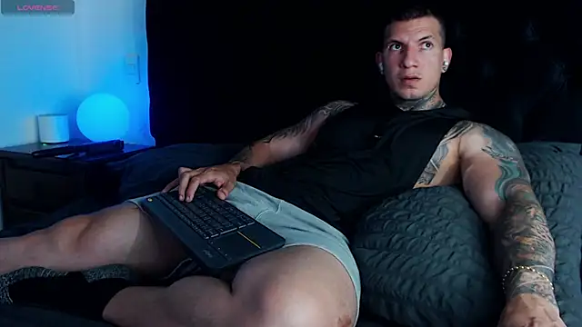 Shane Clay online show from June 1, 6:18 pm